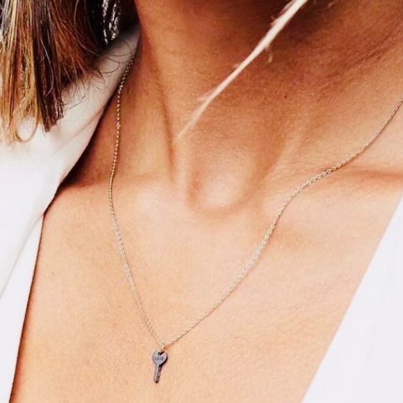 NWT The Giving Keys Mini BELIEVE Key Necklace - Picture 5 of 5